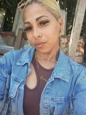 <span>Marianne, 32</span>&nbsp;<span style='width: 25px; height: 16px; float: right; background-image: url(/bitmaps/flags_small/CU.PNG)'>&nbsp;</span><br><span>Camaguey, Cuba</span>&nbsp;<input type='button' class='joinbtn' style='float: right' value='JOIN NOW' />