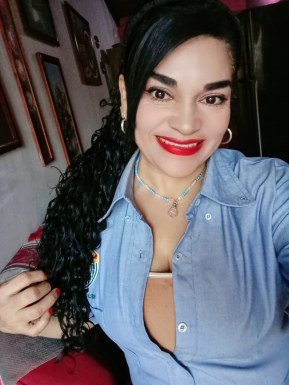 <span>Elizabeth, 49</span>&nbsp;<span style='width: 25px; height: 16px; float: right; background-image: url(/bitmaps/flags_small/VE.PNG)'>&nbsp;</span><br><span>Valencia, Venezuela</span>&nbsp;<input type='button' class='joinbtn' style='float: right' value='JOIN NOW' />