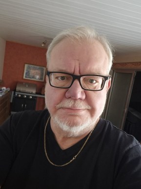 <span>Gerhard, 72</span>&nbsp;<span style='width: 25px; height: 16px; float: right; background-image: url(/bitmaps/flags_small/DE.PNG)'>&nbsp;</span><br><span>Munich, Germany</span>&nbsp;<input type='button' class='joinbtn' style='float: right' value='JOIN NOW' />