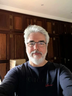 <span>Ralf, 63</span>&nbsp;<span style='width: 25px; height: 16px; float: right; background-image: url(/bitmaps/flags_small/ES.PNG)'>&nbsp;</span><br><span>Alcudia, España</span>&nbsp;<input type='button' class='joinbtn' style='float: right' value='JOIN NOW' />