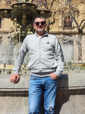 Spanish men looking for love