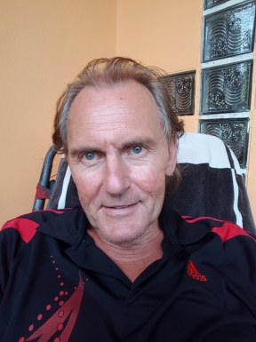 <span>Bjorre, 67</span>&nbsp;<span style='width: 25px; height: 16px; float: right; background-image: url(/bitmaps/flags_small/NO.PNG)'>&nbsp;</span><br><span>Ankenes, Norway</span>&nbsp;<input type='button' class='joinbtn' style='float: right' value='JOIN NOW' />