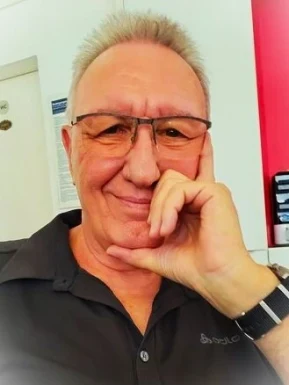 <span>Juergen , 74</span>&nbsp;<span style='width: 25px; height: 16px; float: right; background-image: url(/bitmaps/flags_small/DE.PNG)'>&nbsp;</span><br><span>Unterhachin, Niemcy</span>&nbsp;<input type='button' class='joinbtn' style='float: right' value='JOIN NOW' />